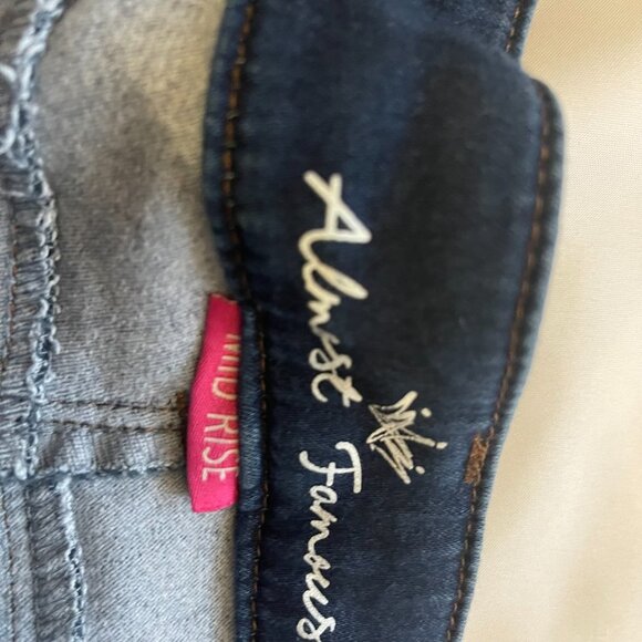 Almost Famous Midrise Jeans 7 - Picture 8 of 11